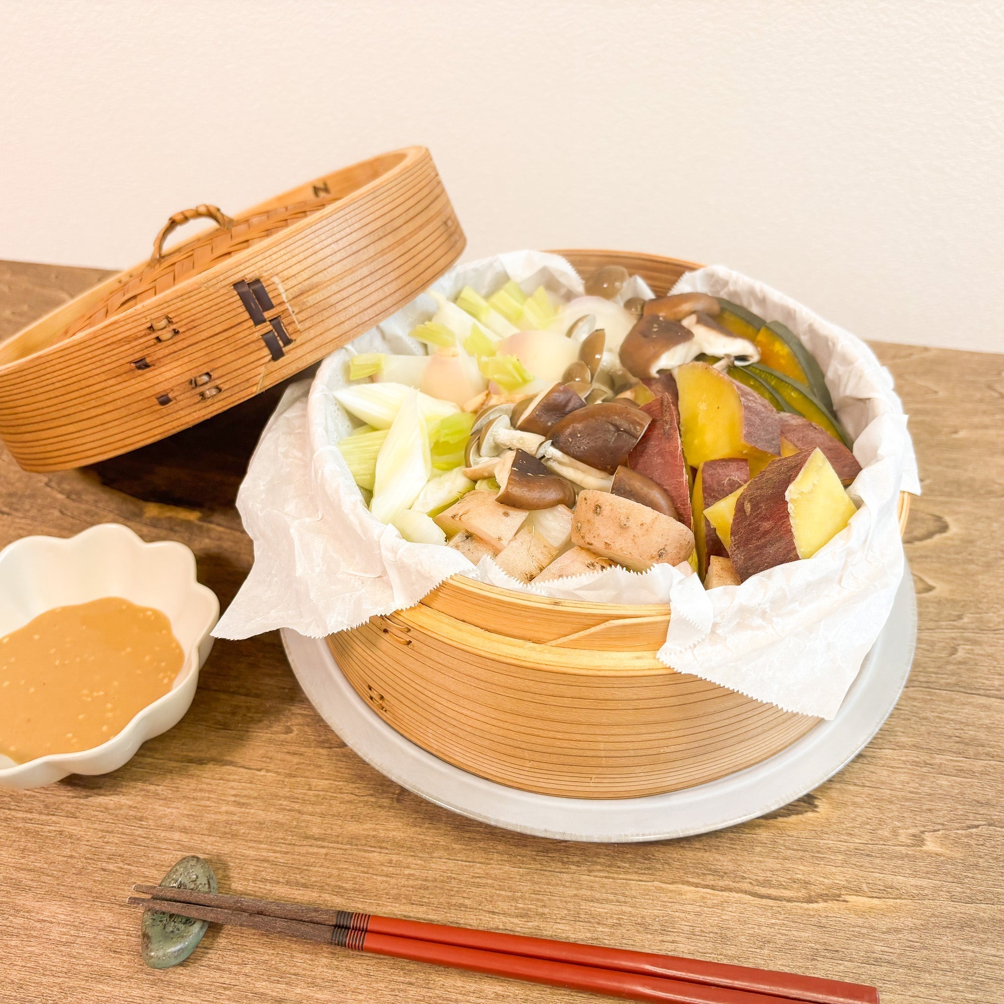 秋冬野菜のせいろ蒸し（甘酒ごまダレ）
